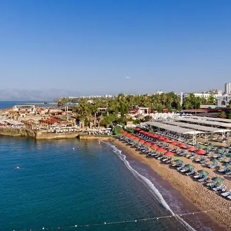 50 Meters From The Lara Apartment