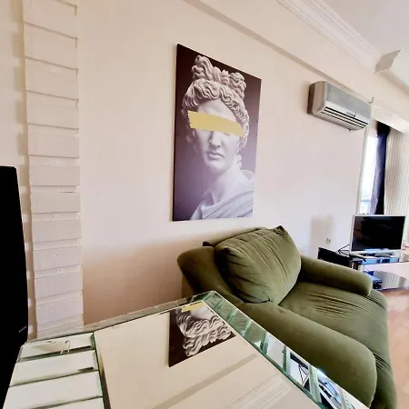 Apartment 50 Meters From The Lara